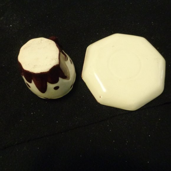 VINTAGE FAIRYCORE SM POTTERY TEACUP & SAUCER BROWN CREAM - Picture 7 of 8